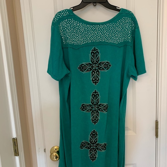 Tunic  great condition with tons of bling - Picture 2 of 2